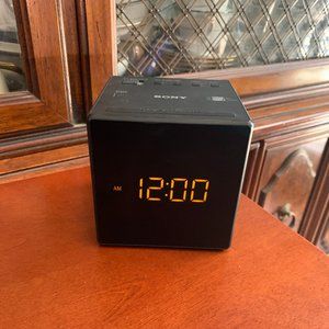 SONY Digital Dual Alarm Clock AM/FM Radio Model ICF-C1T Black Tested Working